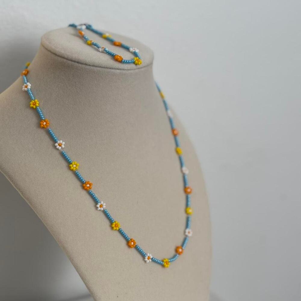 Blue and yellow beaded flower necklace and bracelet set   Handmade - Picture 2 of 3